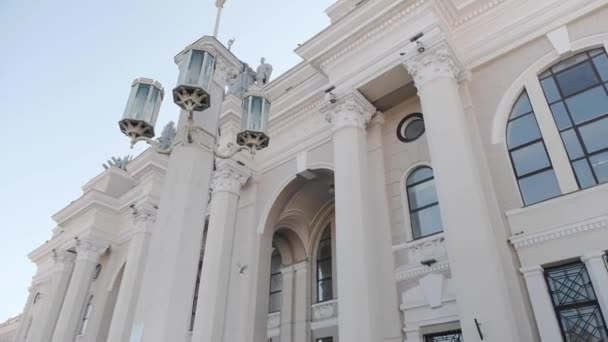 Odessa, el antiguo edificio de la estación de tren — Vídeos de Stock