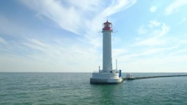 Deniz Odessa Port. Deniz feneri. Ukrayna. Karadeniz. Erken sonbahar