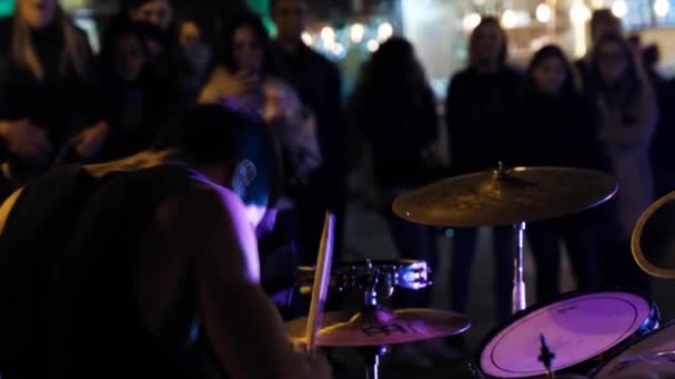 Odessa, 20 oktober 2018. Straat drummer in Odessa — Stockvideo