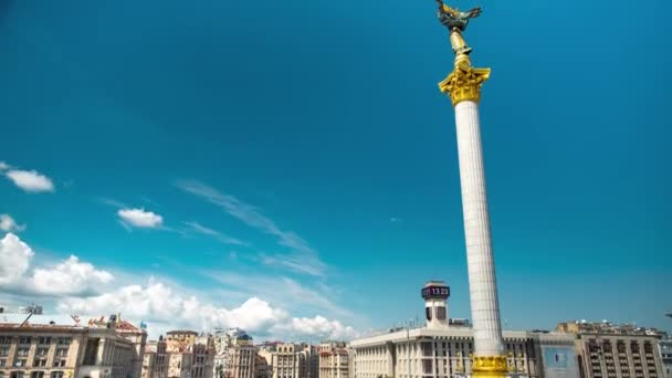 Monument van de onafhankelijkheid van Oekraïne in Kiev. — Stockvideo