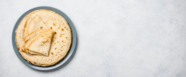 Frittelle fatte in casa su un piatto — Foto Stock