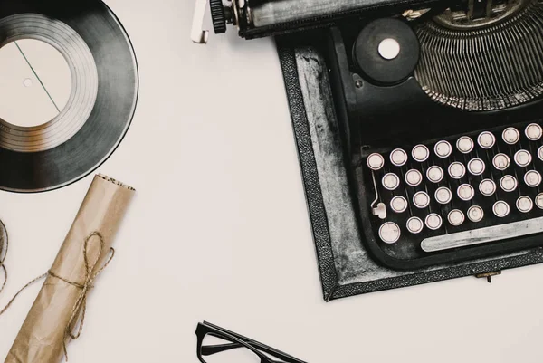 Escritório Vintage Com Câmera Máquina Escrever Acessórios — Fotografia de Stock