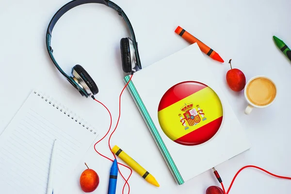 Libro Con Bandera Española Auriculares Concepto Español Través Cursos Audio —  Fotos de Stock