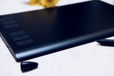 Çizer ve tasarımcılar için kalemle grafiksel tablet