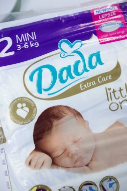 Sievierodonetsk, Ukrayna - 17 Şubat 2018: Yenidoğan bebek boyutu Dada bezi