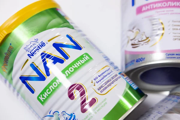 Sievierodonetsk, Ukrayna - 17 Şubat 2018: Bebek maması Nan Nestle'nin tezgah raf mağazası