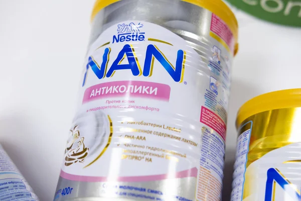 Sievierodonetsk, Ukrayna - 17 Şubat 2018: Bebek maması Nan Nestle'nin tezgah raf mağazası