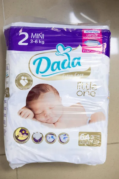 Sievierodonetsk, Ukrayna - 17 Şubat 2018: Yenidoğan bebek boyutu Dada bezi