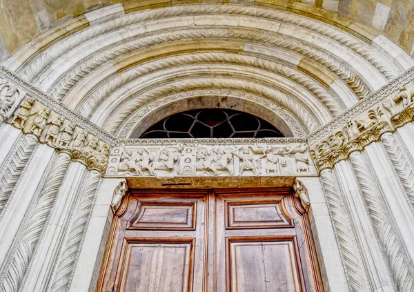 Główne Starożytnych Drzwi Drewno Katolicki Diecezji Fidenza Włochy Efekty Hdr — Zdjęcie stockowe