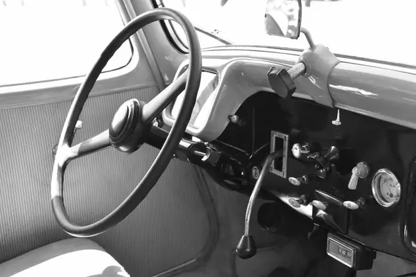 Interior Coche Vintage Dos Caballos Blanco Negro — Foto de Stock