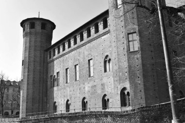 Casaforte degli Acaja İtalya, Torino 'daki Piazza Castello kalesi. Siyah ve beyaz.