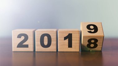 Yeni yıl 2018 değiştirmek için 2019 kavramı