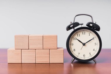 Siyah çalar saat, zaman kavramı