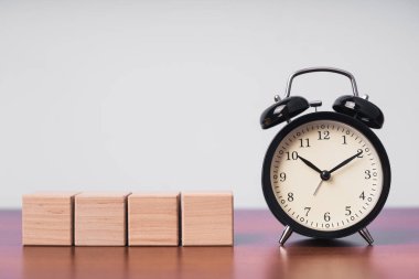 Siyah çalar saat, zaman kavramı