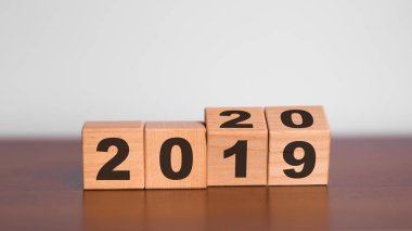 Yeni yıl 2019 değiştirmek için 2020 kavramı