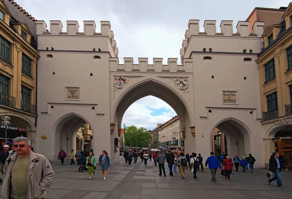 Мюнхен Германия Апреля 2018 Карлсторские Ворота Площадь Карлсплац Одна Знаменитых — стоковое фото