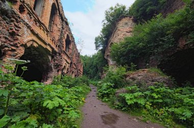 Harabeler, Tarakanivskiy Fort-sur, 19 yüzyılın mimari anıt. Tarakaniv,: Rivne oblast, Ukraine.