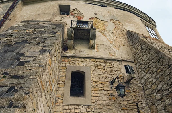 Blick Auf Hohe Mauer Mit Fenster Und Schießscharte Alten Olesko — Stockfoto