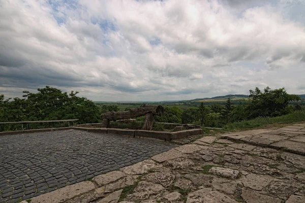 丘からの眺めを風景に位置して古代である Olesko ウクライナのリヴィウ地域 曇りの夏の日 — ストック写真