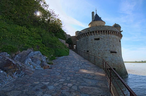 Régi Védelmi Torony Mont Saint Michel Abbey Tavaszi Reggel Táj — Stock Fotó