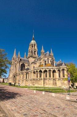 Katedrali Notre-Dame de Bayeux. Antik Norman-Romanesk Katedrali Bayeux, Normandy, Fransa Calvados bölümü yer alır.