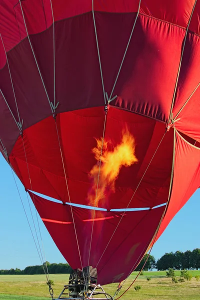 Detail Des Heißluftballons Die Flamme Aus Den Brennern Erwärmt Die — Stockfoto