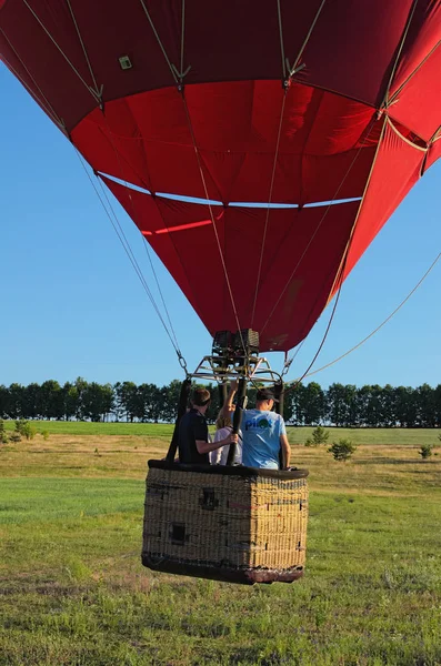 Ksaverovka Ukraina Juni 2018 Gondolen Luftballong Med Tre Aeronauts Lyfter — Stockfoto