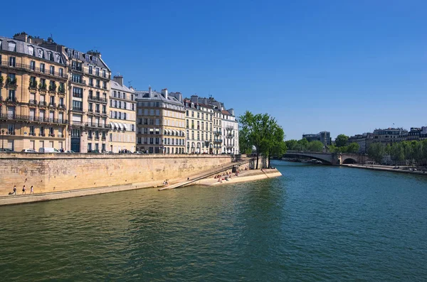 Γραφικό Αναχώματα Του Ποταμού Σηκουάνα Στο Παρίσι Γαλλία Ηλιόλουστη Ημέρα — Φωτογραφία Αρχείου