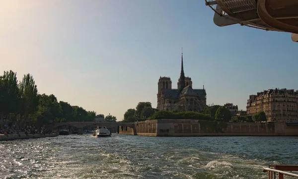 Όμορφη Θέα Sqare Jean Xxiii Και Notre Dame Καθεδρικό Ναό — Φωτογραφία Αρχείου