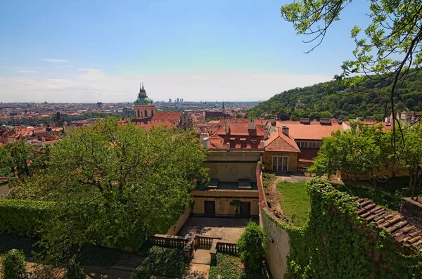 Manzarası Hava Prag Şehir Eski Binalar Kırmızı Kiremit Çatılar Eski — Stok fotoğraf