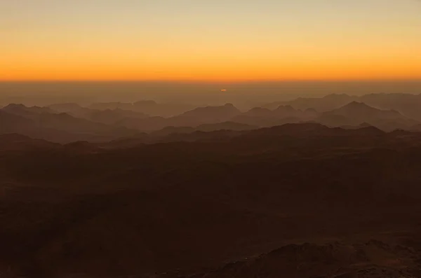 Vackra Golden Sunrise Bergen Det Första Utseendemässigt Solen Fantastisk Utsikt — Stockfoto