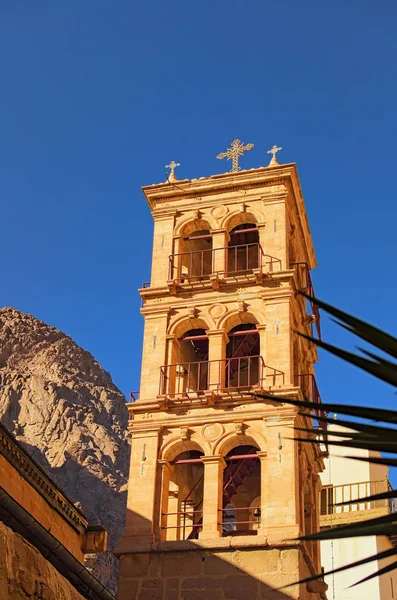 圣凯瑟琳修道院的古塔 神圣的基督教的地方在埃及 朝圣的地方和著名的旅游目的地 埃及西奈半岛 — 图库照片