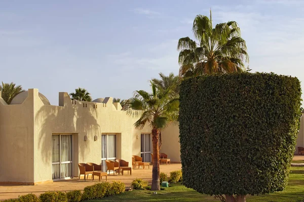Jedno Podlažní Hotel Arabském Stylu Tropická Luxusní Turistické Středisko Blízkosti — Stock fotografie