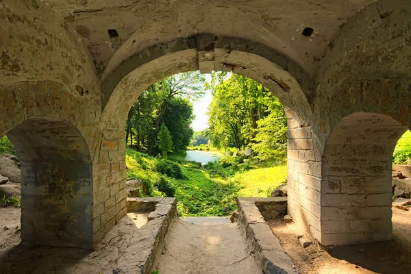 Weitwinkelaufnahme Der Gewölbten Struktur Der Brücke Ansicht Von Unten Ziegelbögen — Stockfoto