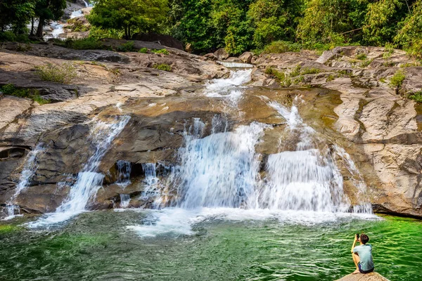 Water Fall Human Shooting Image Smartphone Mobile Filter Color Style — Stock Photo, Image