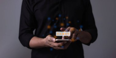 Teftiş Müşterisi, Akıllı Telefon 'un beş yıldızlı el ele tutuşması ve 5 yıldıza hizmette çok iyi sonuçlar verme, 5 yıldızlı değerlendirme, 5 yıldızlı değerlendirme.