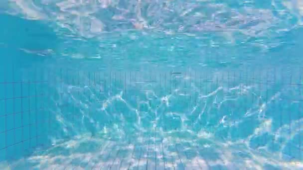 Struttura ondulata sul fondo della piscina — Video Stock