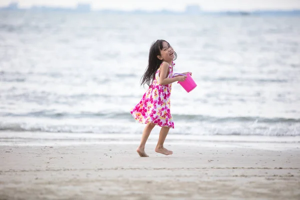 Szórakozás Beach Szabadtéri Ázsiai Kínai Kislány — Stock Fotó
