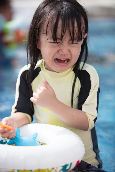 Asian Little Chinese Girl Crying Swimming Pool Outdoor — Stock Photo, Image