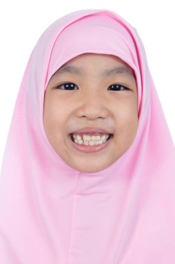 Asyalı küçük Çince Geleneksel giyen kız Malay kostüm izole beyaz arka planda