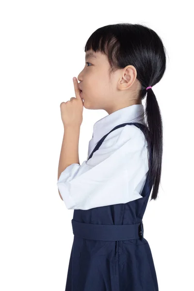 中国アジア女の子の唇に指を置くと分離の白背景の静けさを求めて — ストック写真