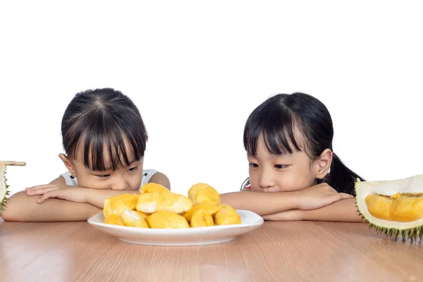 Asiático Chino Poco Hermanas Esperando Comer Durian Fruta Aislado Blanco — Foto de Stock