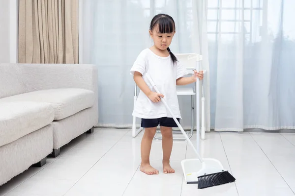 Asian Chinese Little Girl Helping Doing Cleaning Broom Dustpan Home — Stock Photo, Image