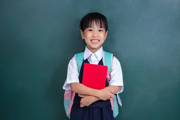 Китайський Мало Підлітка Пару Форменого Шкільний Портфелик Книги Проти Зелений — стокове фото