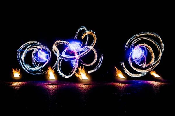 Fiery Pieces Fire Show Dark Sky Thunderstorms — Stock Photo, Image