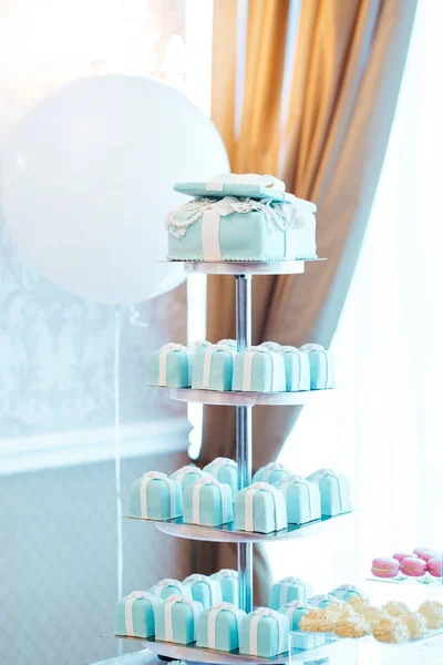 Pastel Boda Con Tortas Turquesa Estilo Tiffany —  Fotos de Stock