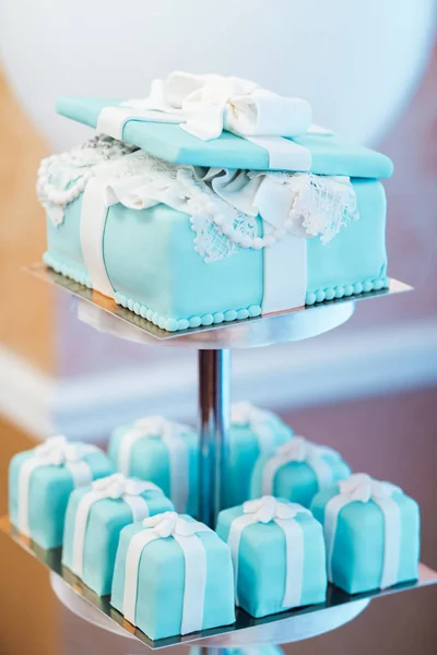 Bolo Casamento Com Bolos Turquesa Estilo Tiffany — Fotografia de Stock