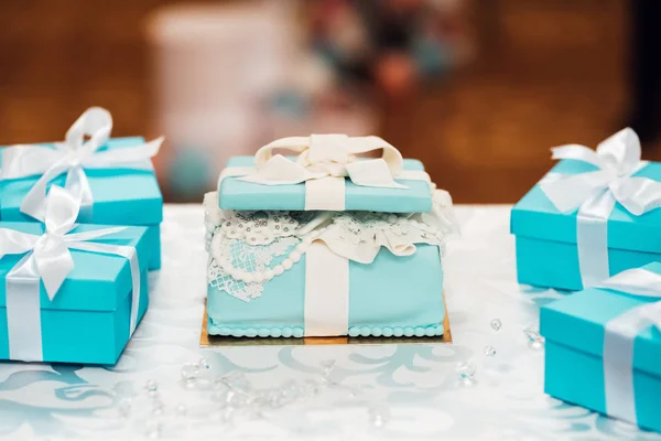 Kue Pernikahan Dengan Kue Pirus Dalam Gaya Tiffany — Stok Foto