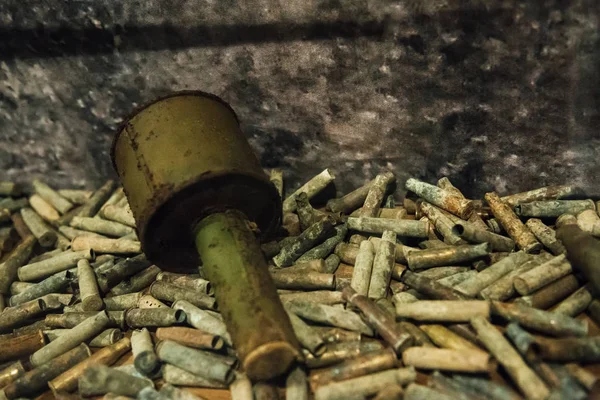 Vieille Grenade Soviétique Sur Des Obus Artillerie Datant Seconde Guerre — Photo