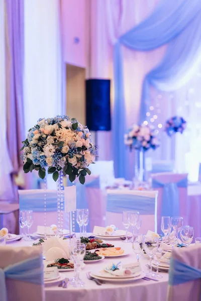 Banquet hall for weddings with decorative elements — Stock Photo, Image